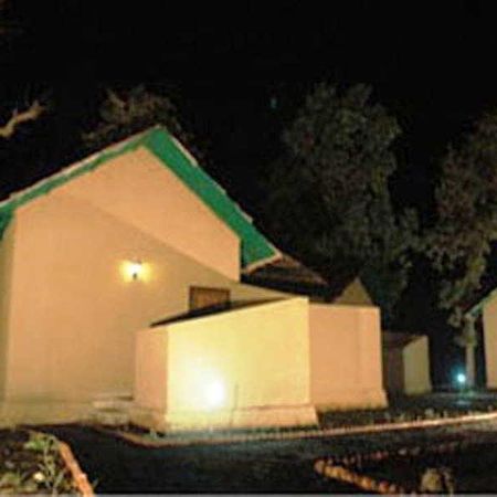 Tiger Lagoon Hotel Bandhavgarh National Park Exterior foto